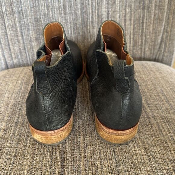 Kork-Ease Black Leather Women’s Ankle Boots Booties Slip On Low Heel Size 9M GUC - Picture 3 of 12